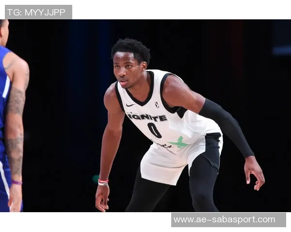 追梦之路：库明加逐渐承担重任展现潜力与成长的双重挑战