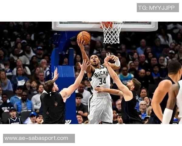 字母哥半场表现抢眼贡献10分4板5助频繁强攻制造犯规罚球命中率高